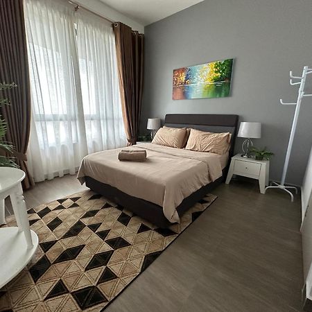 Izz'Man Homestay Level 33 Troika Кота-Бару Экстерьер фото